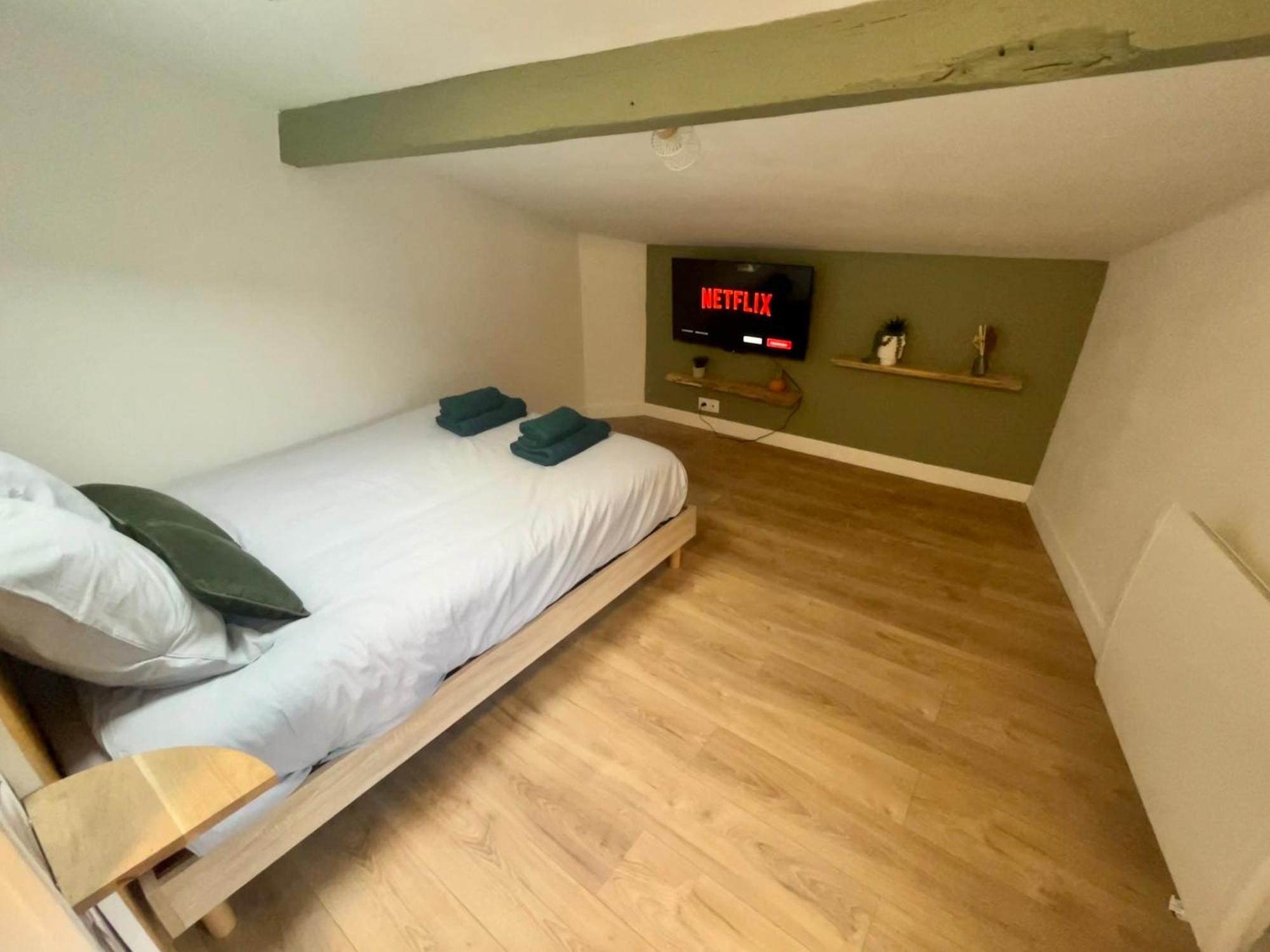 니오르 Sous Les Toits Du Parvis 아파트 외부 사진